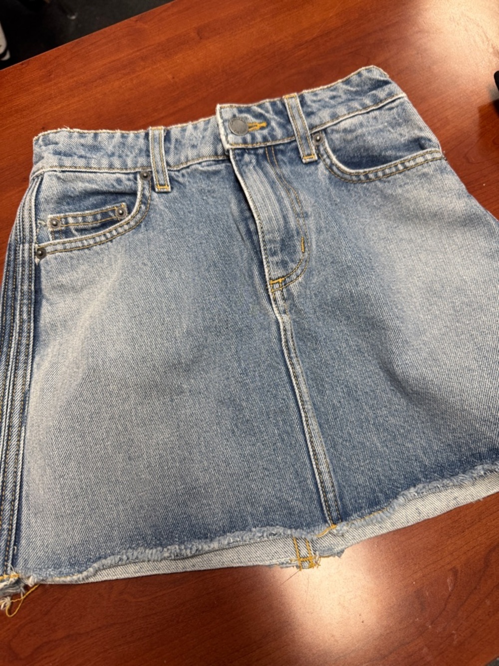 Carmar denim skirt size 25 // 041610